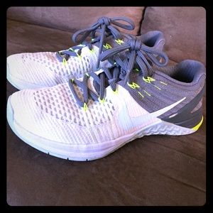 Womens nike Metcon 3